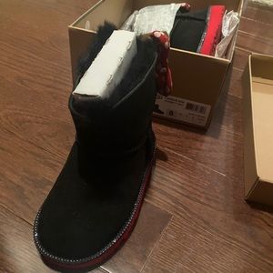 UGG Toddler Girls Boots Size 8 NWT